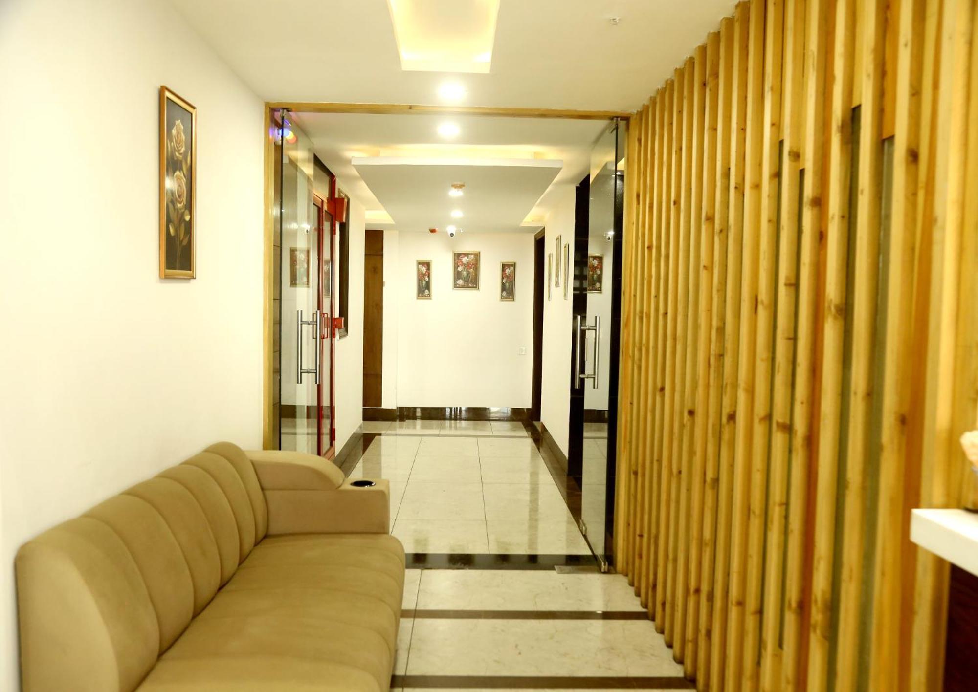 Hotel Prism Grand Zirakpur Exterior foto