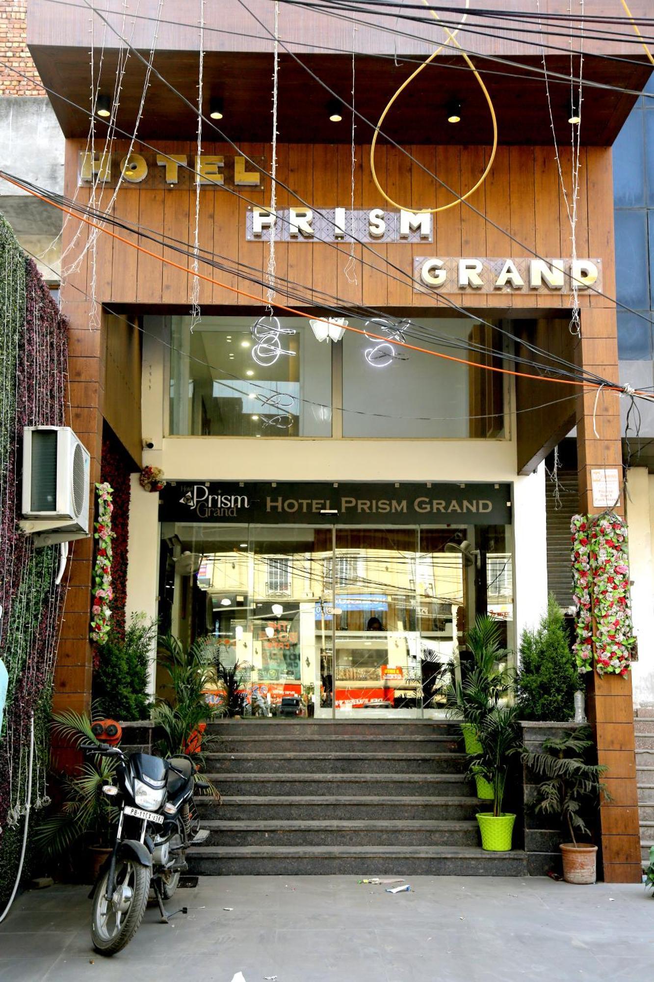 Hotel Prism Grand Zirakpur Exterior foto